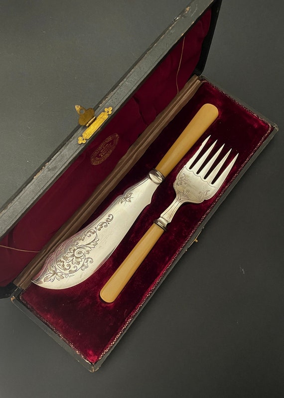 Antique Victorian English Fish Serving Fork and Knife Set Boxed Thomas  Turner & Co Sheffield , English Silver Plated Fish Serving Set in Box 