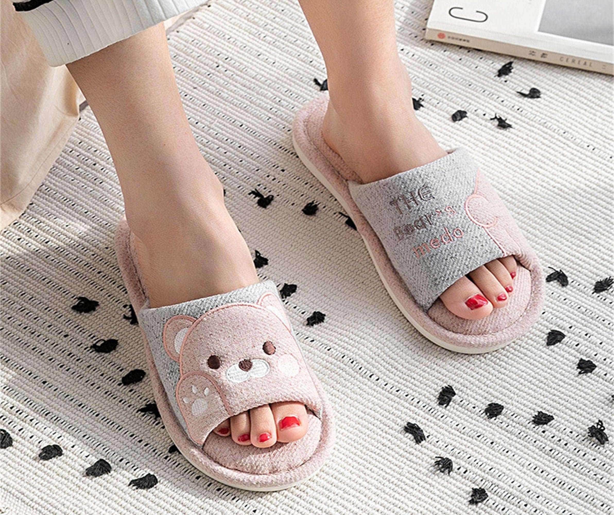 slippers with wheels