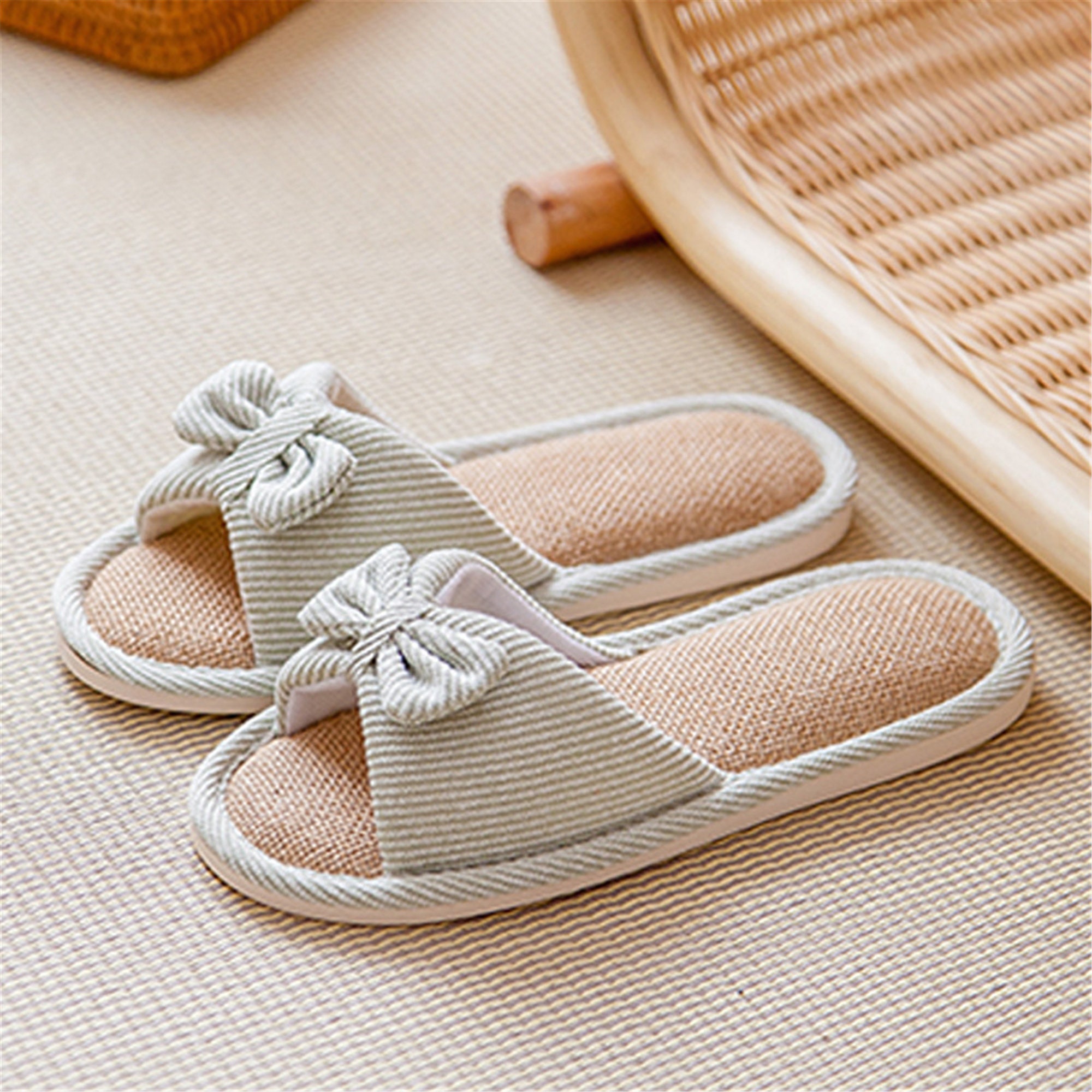 trendy slippers for girls