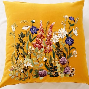 手刺繍クッションカバー、春の花