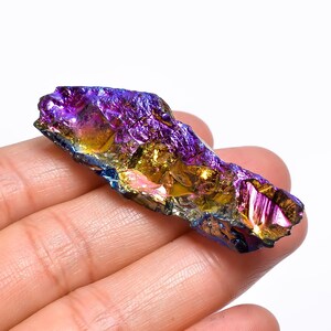 Pietra grezza di opale rivestita in titanio, forma grezza, opale grezza, 52X18X10 mm, cristallo di opale Aura da 55 carati, opale rivestita in titanio metafisico