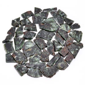 Fetta di serafinite naturale, Serafinite grezza grezza, Serafinite fiammata, Serafinite grezza grezza, Fetta di pietra preziosa di Serafinite, Misura 20-45 mm