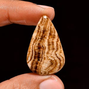 Bonbons naturels aragonite cabochon forme poire bonbons aragonite pierres précieuses 33X21X4 mm 16 carats pierre de cristal d'aragonite pour fabriquer des bijoux