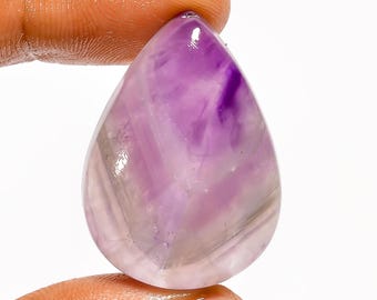 Ametista natural em formato de cabochão pera com padrão chevron, 33 x 24 x 9 mm, 55 quilates, ideal para confecção de joias e presente para ela.