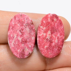 Paire de cabochons en thulite rose naturelle avec pierres précieuses en thulite rose 20 x 12 x 3 mm 24 carats Belle forme ovale en thulite rose pour faire des boucles d'oreilles