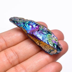 Pietra grezza di opale rivestita in titanio, forma grezza, opale grezza, 51X16X10 mm, cristallo di opale Aura da 50 carati, opale rivestita in titanio metafisico