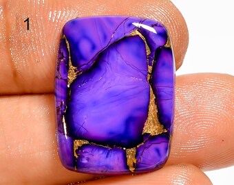 Pedra preciosa turquesa roxa com detalhes em cobre, formato misto, cabochão de turquesa, pedra turquesa roxa, cristal de turquesa com detalhes em cobre para confecção de joias.