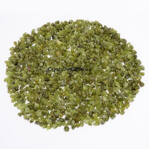 Pezzi di peridoto naturale, pezzi grezzi di peridoto, pezzi verdi, pietra preziosa di peridoto per realizzare gioielli, pezzi lucidati di peridoto da 5-15 mm