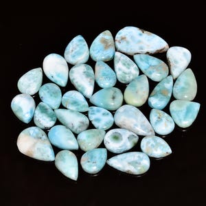 Lote de Larimar Natural Lote de Cristal de Larimar Pectolita Lote de Pedra Preciosa de Larimar Dominicana em Forma de Pêra Lote de Atacado Lote de Cabochão de Larimar de Alta Qualidade