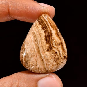 Bonbons naturels aragonite cabochon forme poire bonbons aragonite pierres précieuses 33X27X7 mm 39 carats pierre de cristal d'aragonite pour la fabrication de bijoux