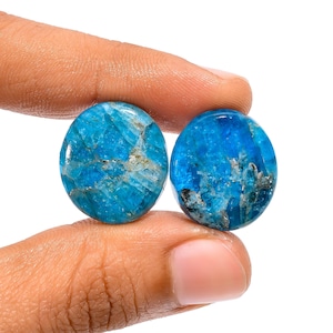 Paire de pierres précieuses en apatite bleue naturelle de forme ovale Paire de pierres d'apatite bleues, paire de cabochons, 19 x 17 x 4 mm 36 carats pour faire des bijoux