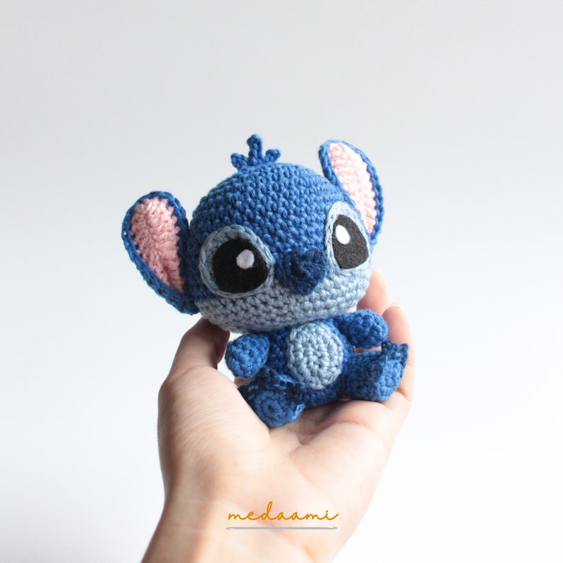 PDF PATTERN Blue Alien and Ukulele Amigurumi image 3