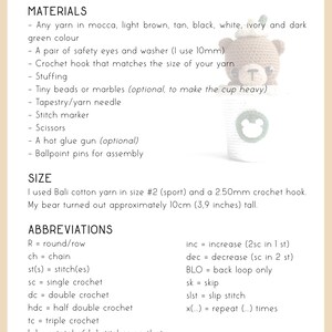 Puede incluir: Instrucciones de crochet para hacer un peque&ntilde;o oso amigurumi. El patr&oacute;n incluye una lista de materiales, abreviaturas y una gu&iacute;a de tallas. El oso mide aproximadamente 10 cm de alto.