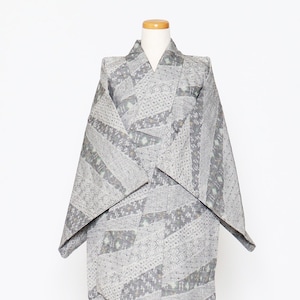 Japanese kimono robe / vintage kimono /  kimono jacket / kimono dress /kimono coat / haori