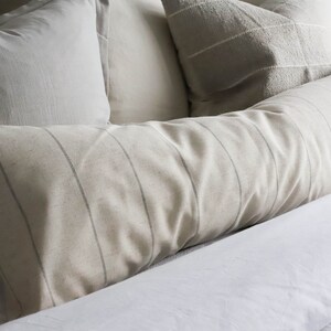 Fodera per cuscino Freya grigio e crema 90×30