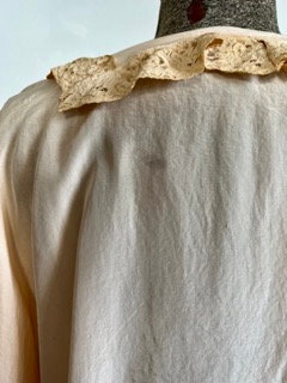 1920's Pale Pink Silk Bed Jacket - image 3