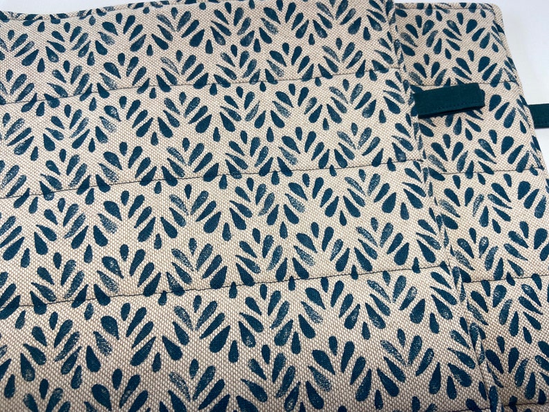 Topflappen aus Baumwolle mit petrol/grünem Muster Bild 2