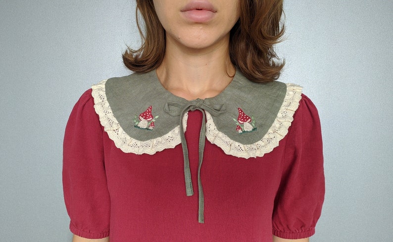 Detachable Peter Pan collar with mushrooms hand embroidered image 0