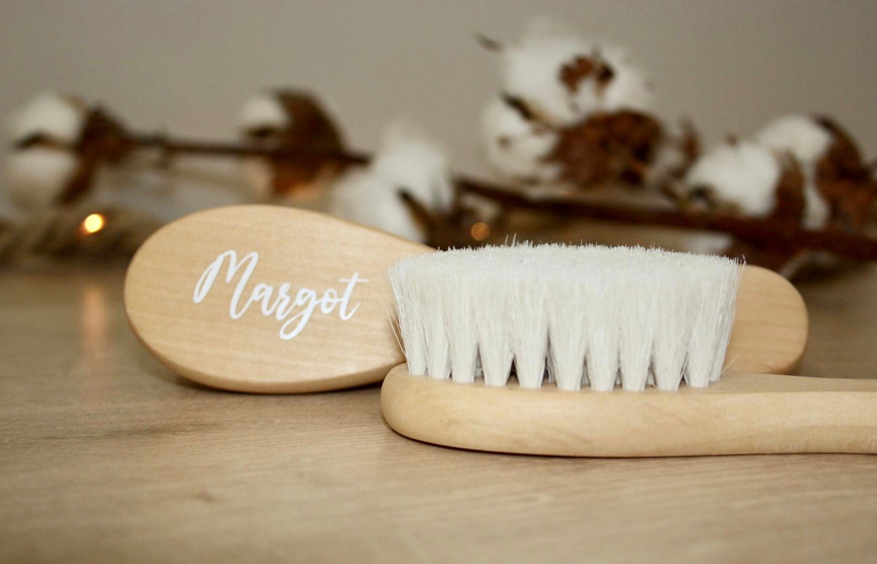 Brosse En Bois Personnalisee Pour Bebe Etsy