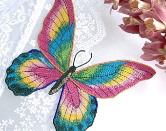 parche de mariposa bordado