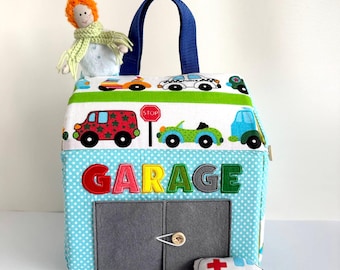 Garaje de casa de muñecas