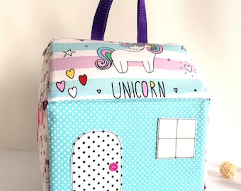 Casa de muñecas de unicornio hecha a mano