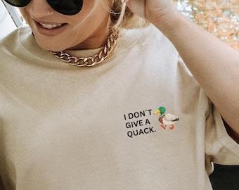 I dont give a quack funny duck pocket print meme unhinged T-shirt Weird tee silly quote gift student pinterest y2k Anxiety mental health 90s