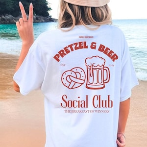 Bretzel & Beer Social Club Party Shirt Malle 2024 surdimensionné Retour imprimé Octobre Vacances de groupe JGA Girls-Trip boys-trip tee-shirt à bière personnalisé