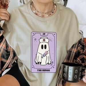 Tarocchi Carta l'infermiera carino fantasma retrò Halloween camicia costume mistico camicia Y2K tee anni '90 assistente doc regalo bestie compleanno apprezzamento camicia