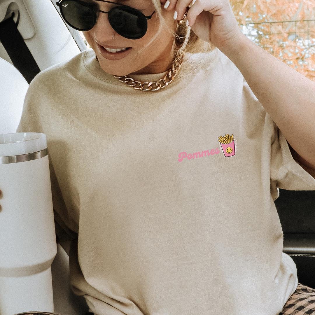 Pommes lover pink smile happy pocket print meme unhinged T-shirt  fast food Weird tee silly gift student pinterest y2k french fries 90s tee