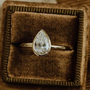 3 CT Bezel Set Pear Cut Moissanite Engagement Ring 14K Gold Wedding Ring Pear Cut Solitaire Ring Anniversary Gifts For Women Promise Ring