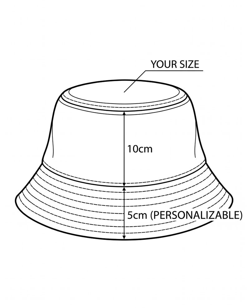 Puede incluir: Dibujo lineal de un sombrero de pescador con medidas. El sombrero mide 10 cm de alto y 5 cm de ancho, con el texto "YOUR SIZE" y "PERSONALIZABLE". El sombrero es blanco y negro.