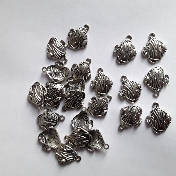 20 pendentifs breloques poissons argenté apprêt bijoux