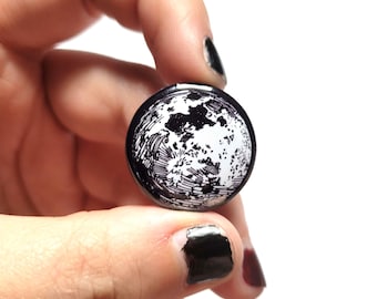 Full Moon 1' Button