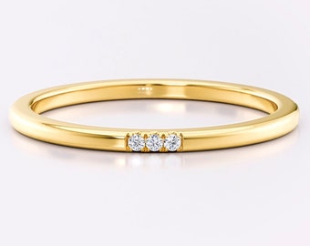 Drei Diamanten Ring, Dünner Ehering, 14K Goldring, Diamant Stapelring, Minimalistisches Ringgold, Versprechensring für sie, Geburtstagsgeschenk