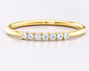 Gold Diamond Wedding Band – Stackable Ring for Women – 14K 18K Gold Minimalist Band – Dainty Diamond Ring – Modern Stacking Ring