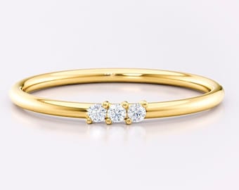 Minimalistischer drei Diamanten Verlobungsring für Damen - Zierlicher 3 Diamanten Ring - Dünner Gold Diamantenring - Zarter Ehering