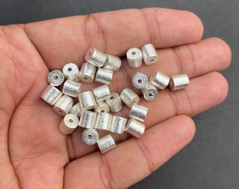 50 versilberte Zylinder Perlen aus Kupfer gebürstet (6 x 4 mm)