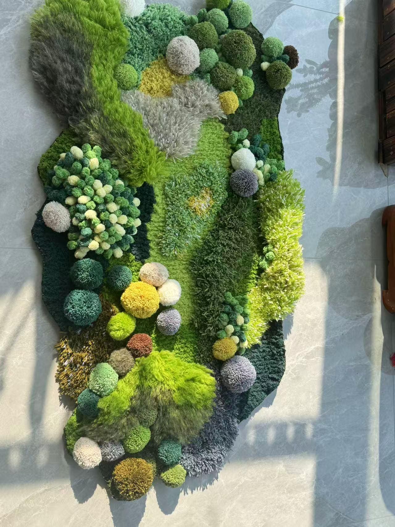 手作りのラッチフック式苔ラグ：グリーンの抽象アートラグ - Etsy 日本