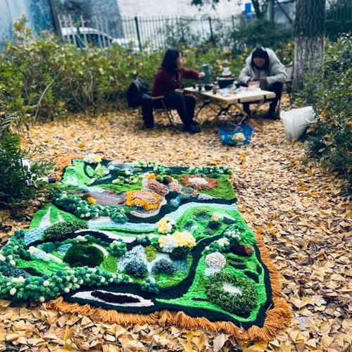 抽象的な風景デザインのラグ ハンドメイドモスラグ：抽象的なラッチフックアートラグ（120 x 80 cm