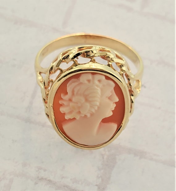 14k Yellow Gold Vintage Cameo Ring - image 3