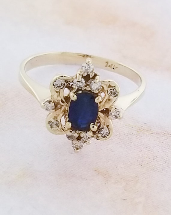 14k Yellow Gold Vintage Sapphire and Diamond Ring - image 4