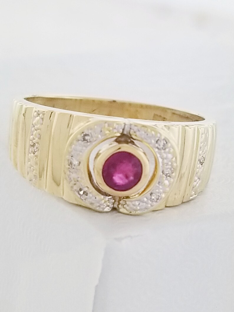 14k Yellow Gold Vintage Ruby and Diamond Band - Etsy