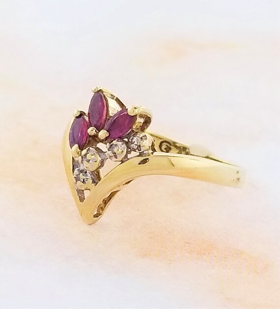 10k Yellow Gold Vintage Ruby and Diamond Ring - image 6