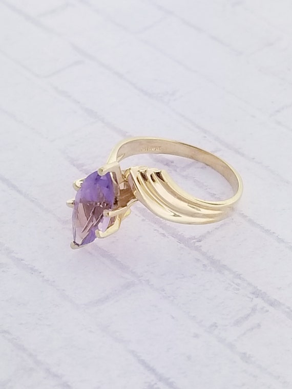 10k Yellow Gold Vintage Amethyst Solitaire Ring - image 3