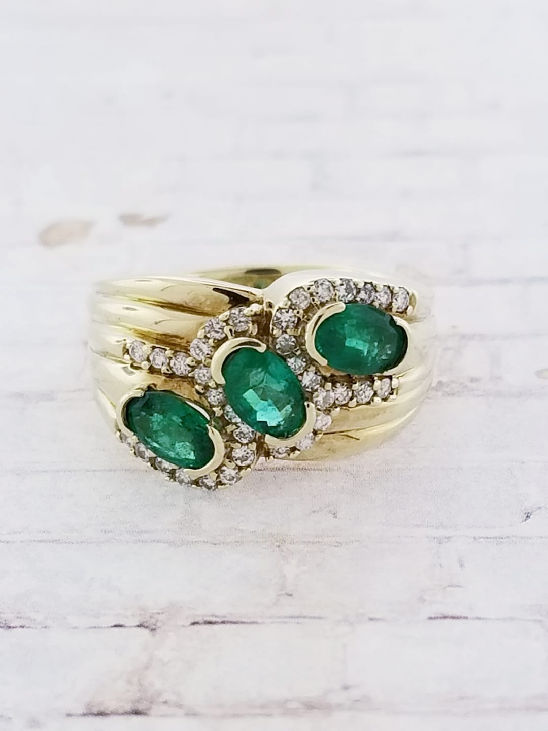 14k Yellow Gold Vintage Emerald and Diamond Ring - Etsy