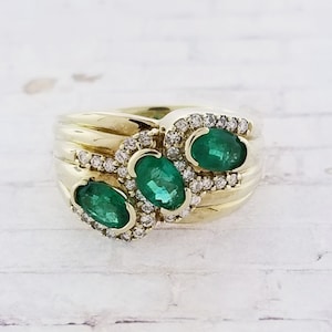 14k Yellow Gold Vintage Emerald and Diamond Ring