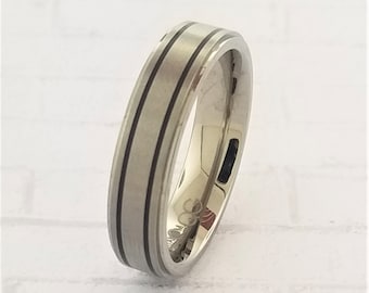Men's Titanium Wedding Band with Design