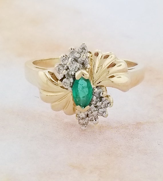 14k Yellow Gold Vintage Emerald and Diamond Ring - image 6