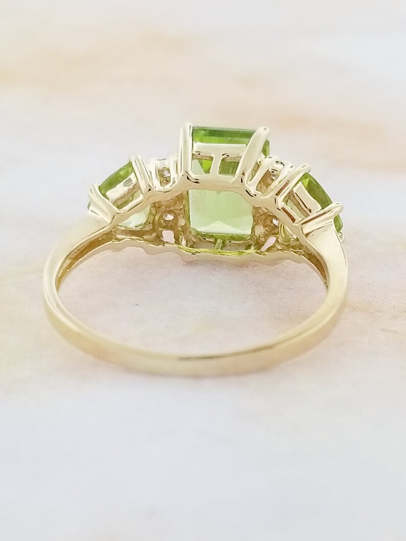 14k Yellow Gold Vintage Peridot and Diamond Ring